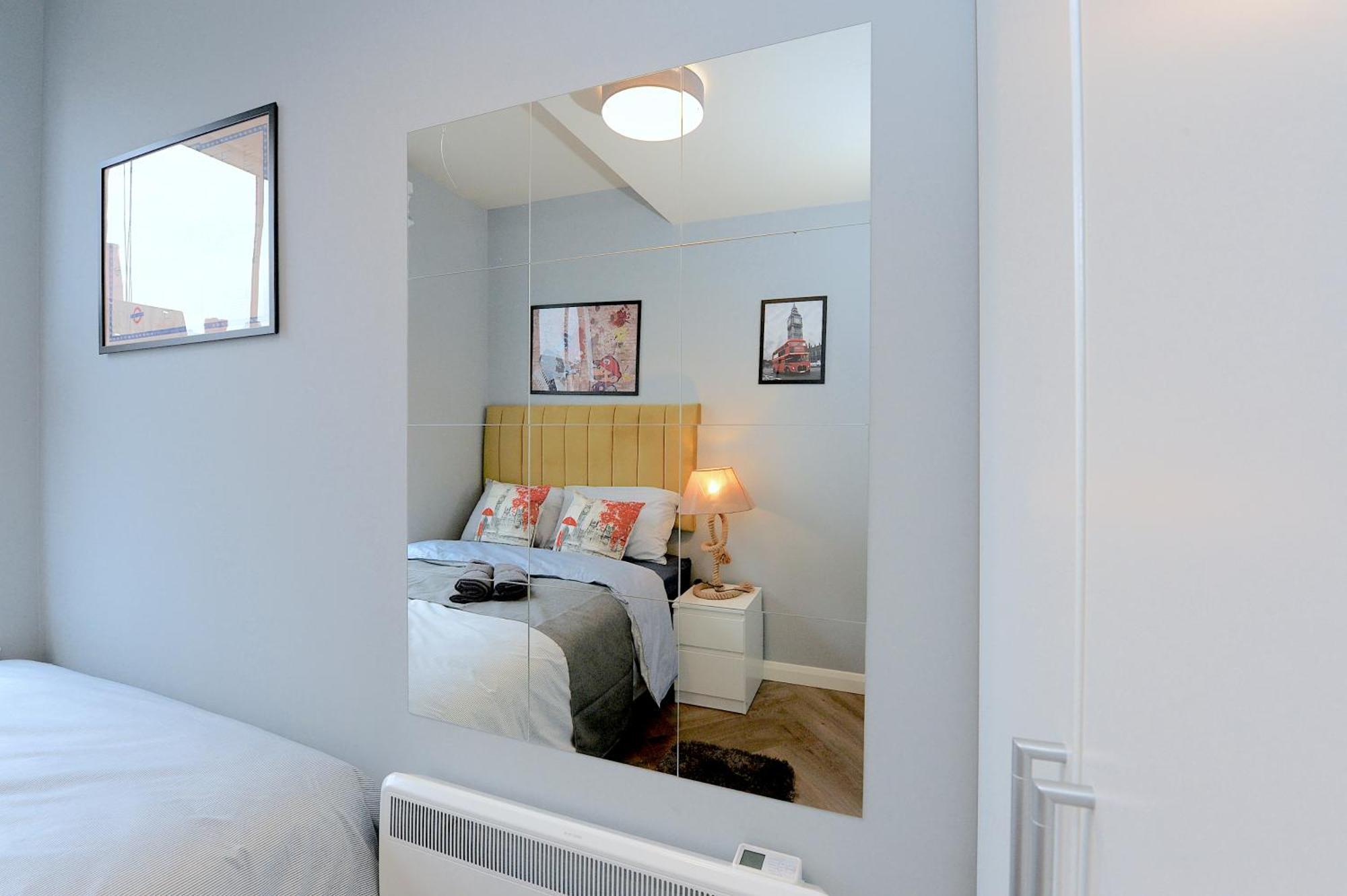 דירות לונדון 2 Bed Terraced Flat Piccadilly Line מראה חיצוני תמונה