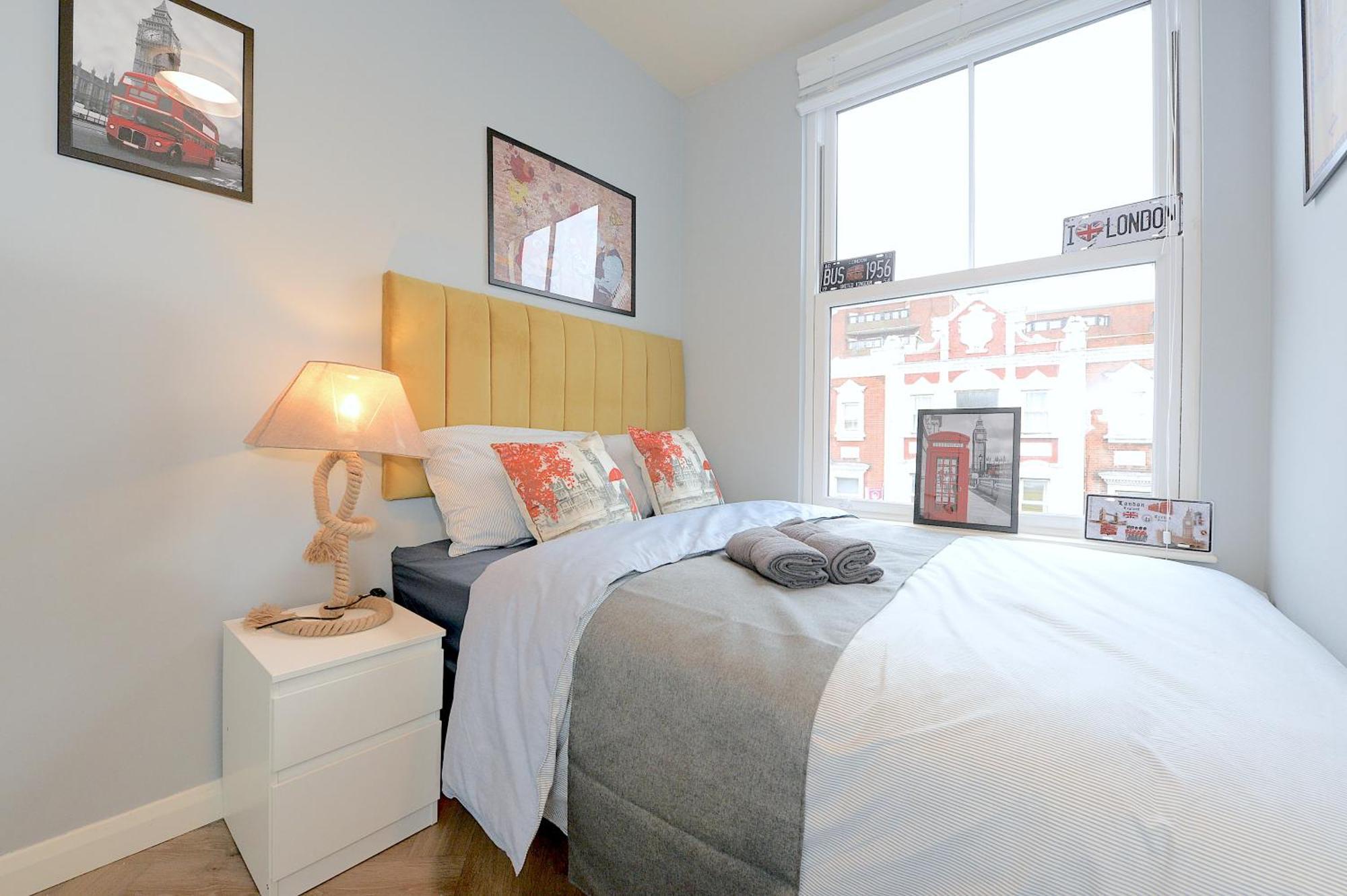 דירות לונדון 2 Bed Terraced Flat Piccadilly Line מראה חיצוני תמונה
