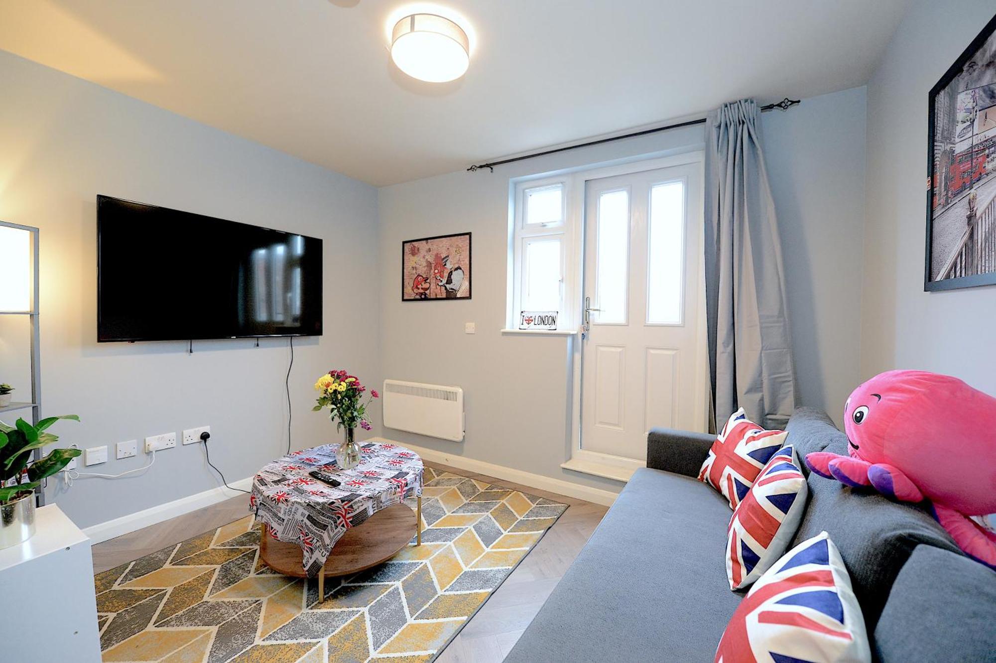 דירות לונדון 2 Bed Terraced Flat Piccadilly Line מראה חיצוני תמונה