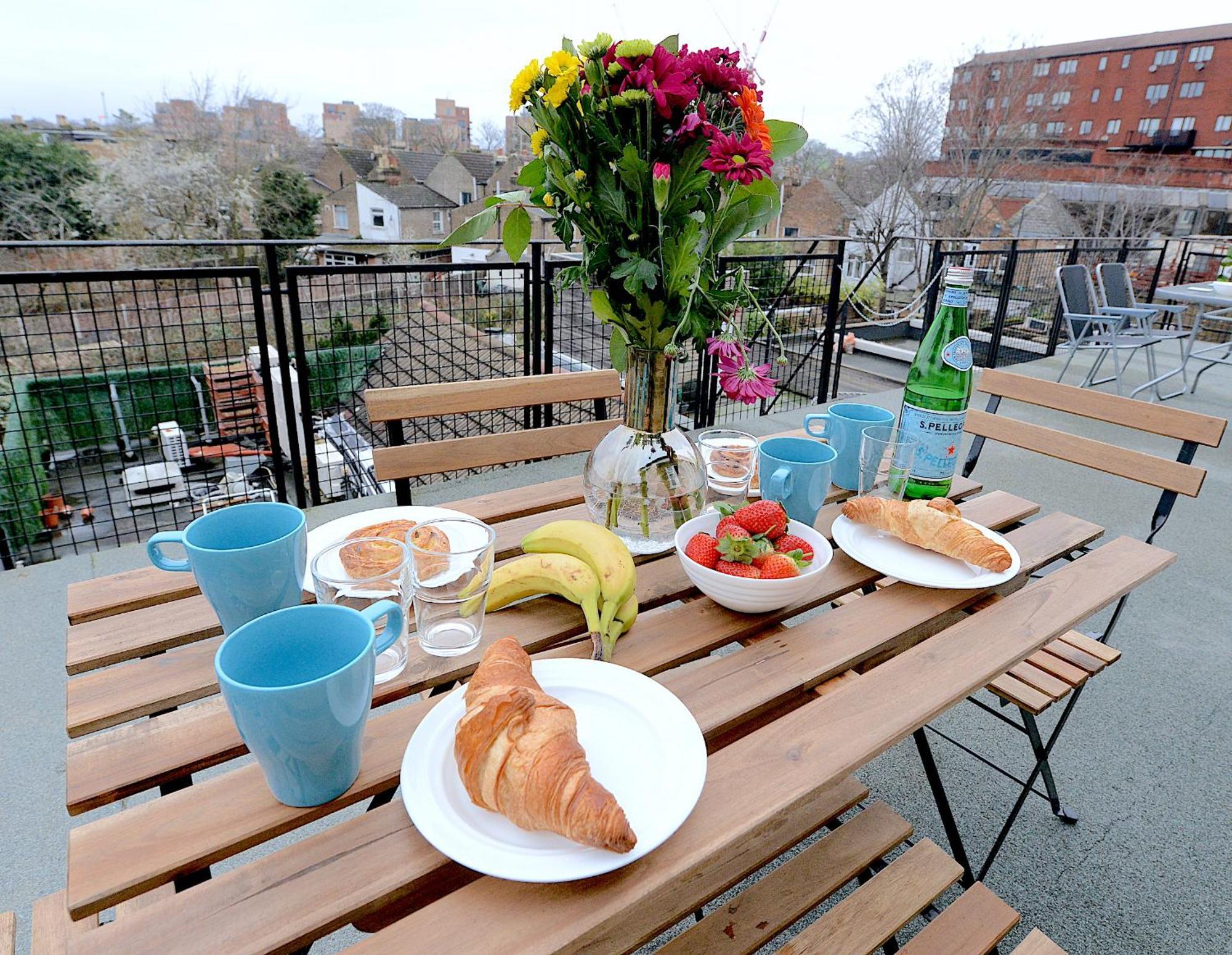 דירות לונדון 2 Bed Terraced Flat Piccadilly Line מראה חיצוני תמונה