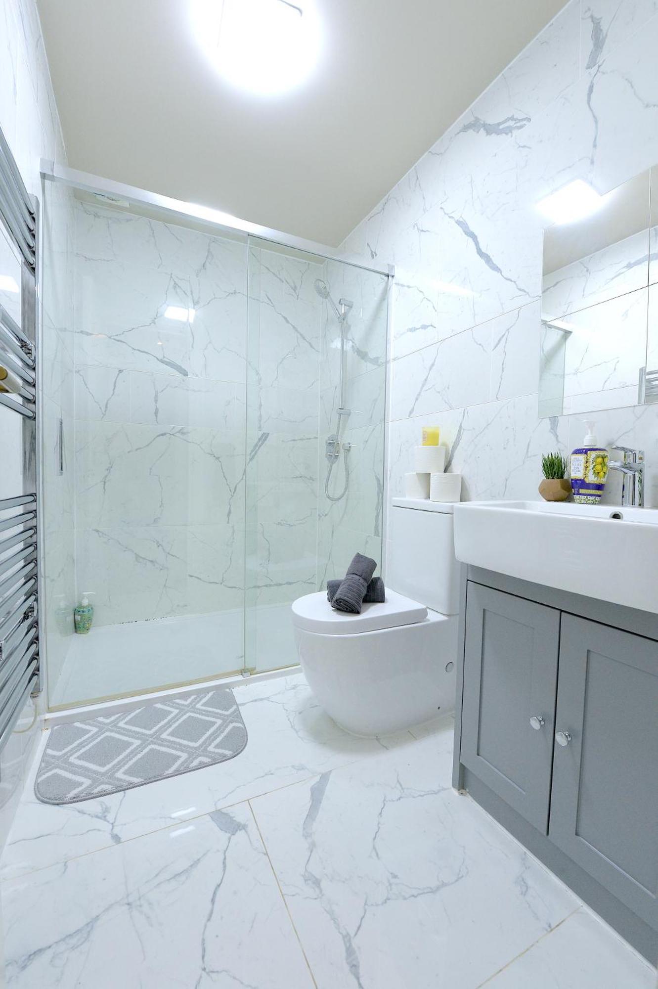 דירות לונדון 2 Bed Terraced Flat Piccadilly Line מראה חיצוני תמונה