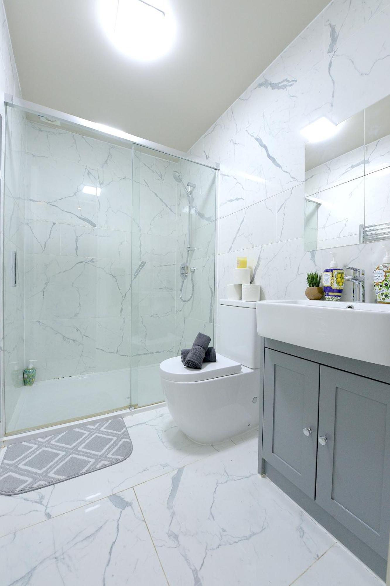 דירות לונדון 2 Bed Terraced Flat Piccadilly Line מראה חיצוני תמונה